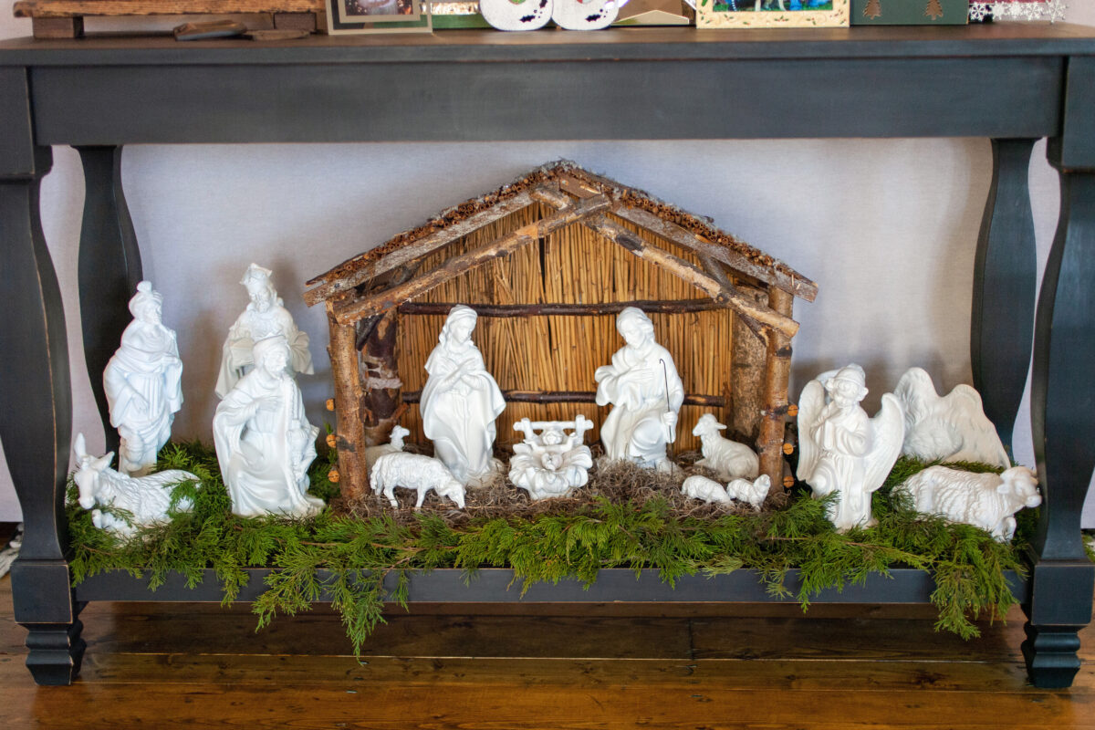 Refurbished Nativity/Manger DIY Project