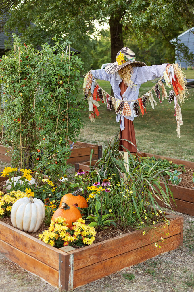 Fall Garden Scarecrow Tutorial