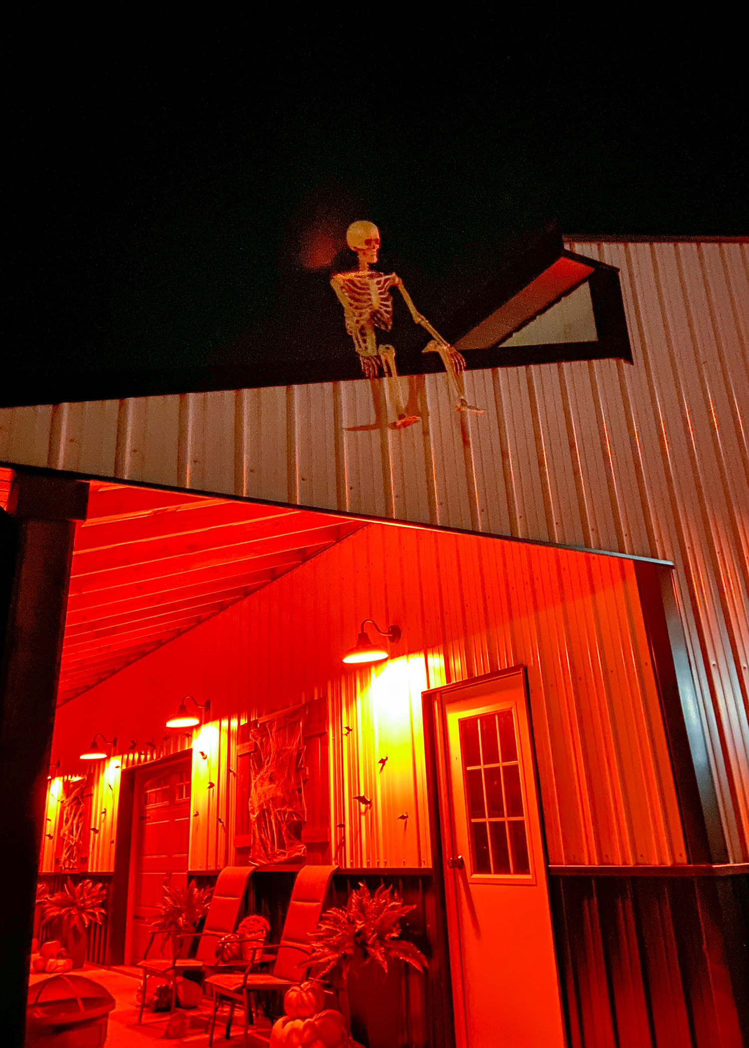 NOT-SO-SPOOKY BARN HALLOWEEN DECOR - It's Me, ChristyB