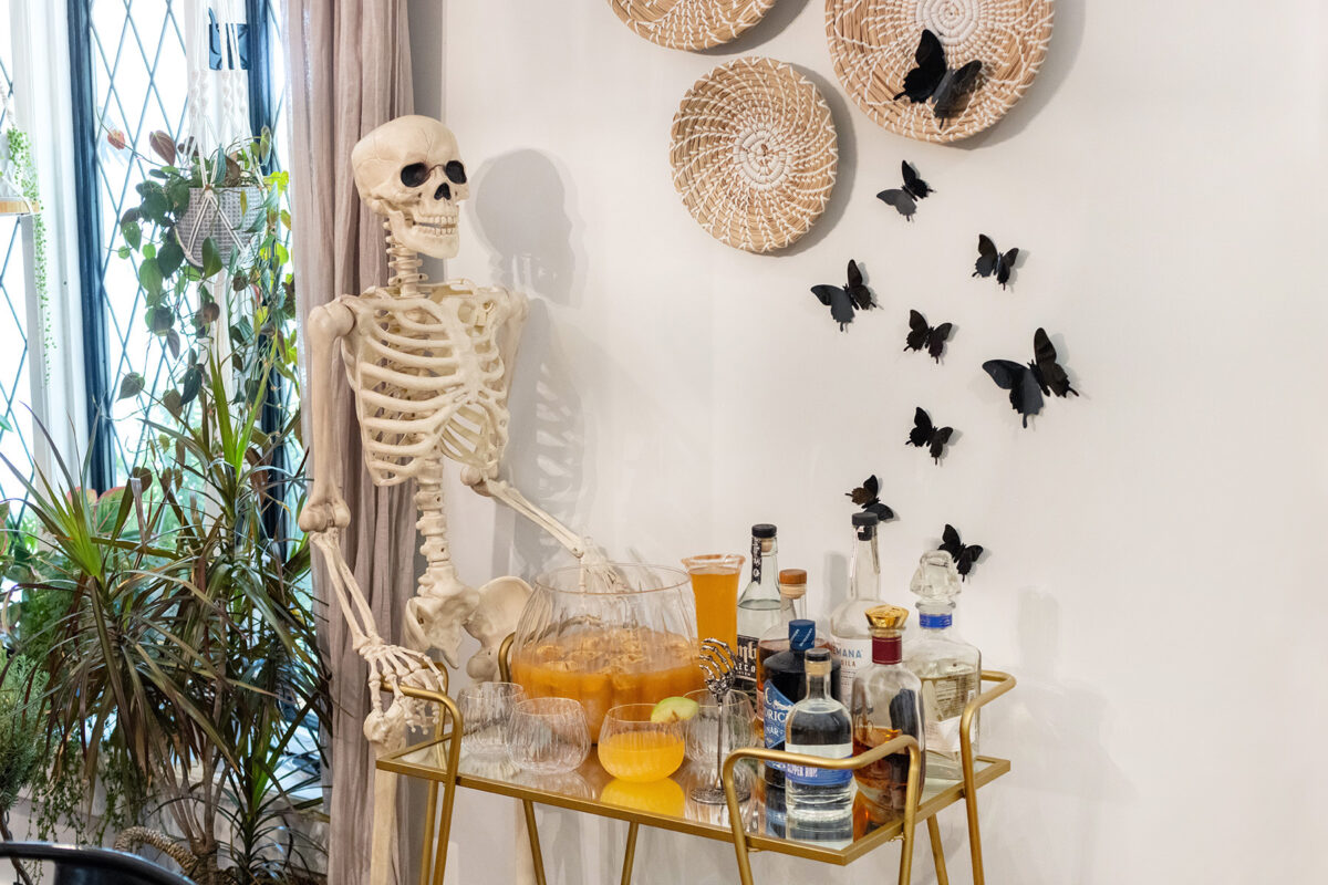 Blake Skelton | Halloween Bar Cart