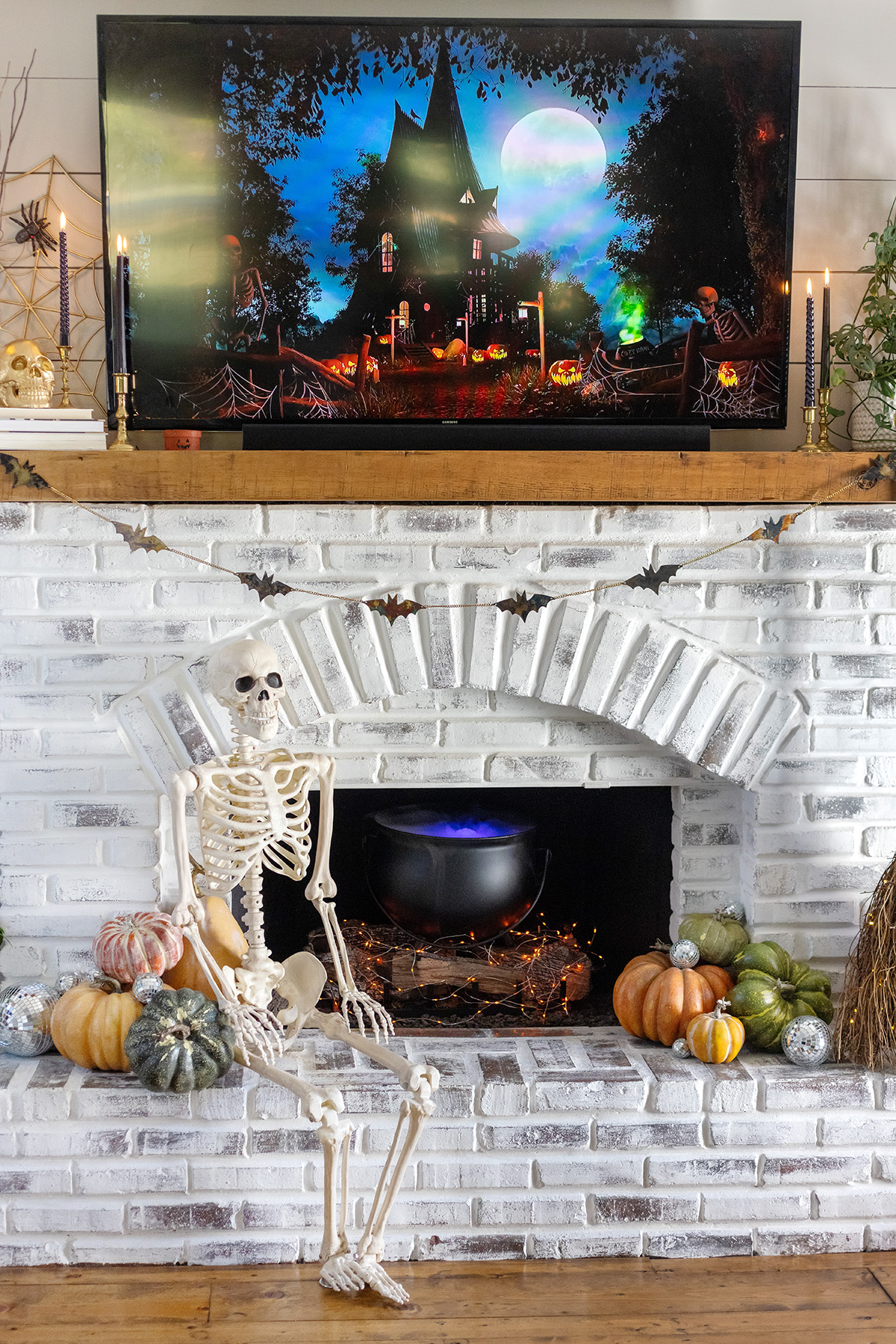 Blake Skelton | Halloween Fireplace