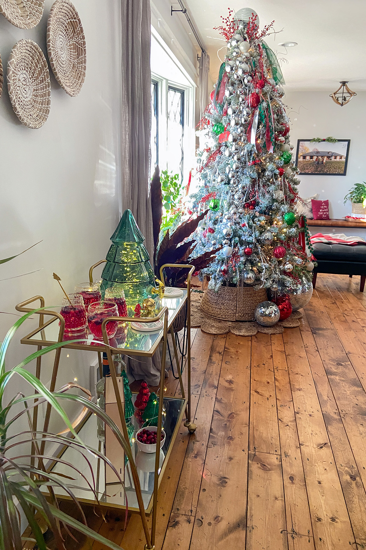 2023 Christmas Dining Room | Bar Cart