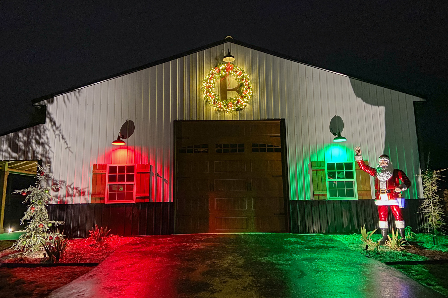 2023 Christmas | Barn at Night