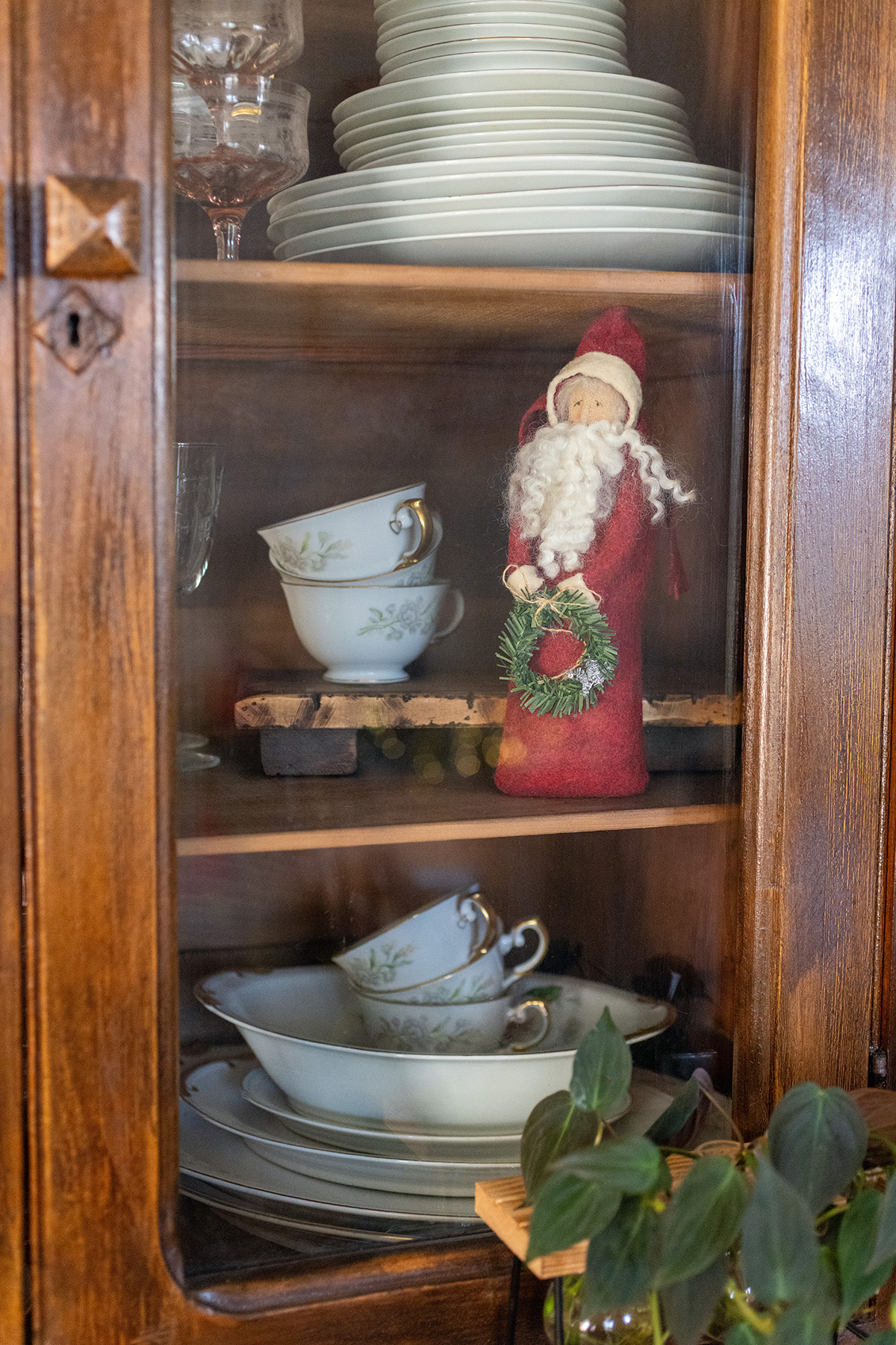 Christmas 2023 China Cabinet