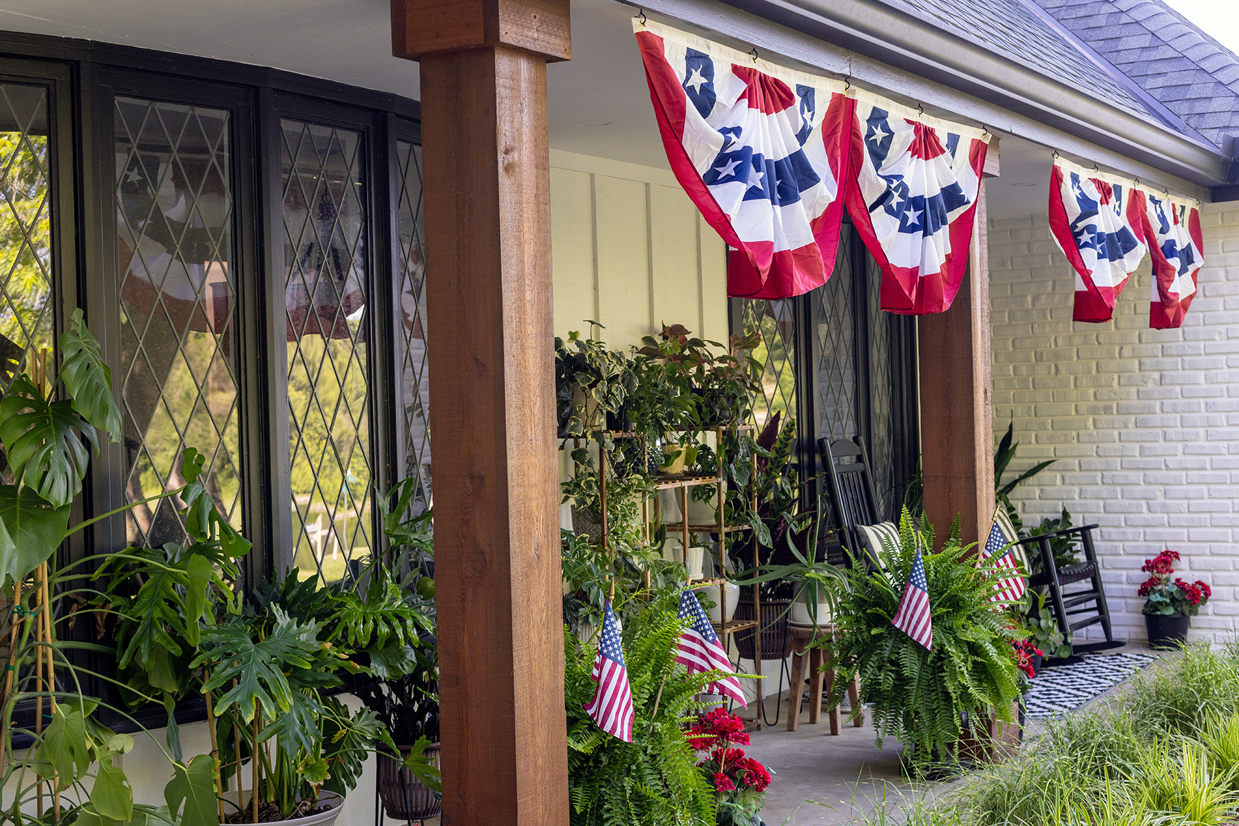 4th of July Front Porch | Outdoor House Plants
