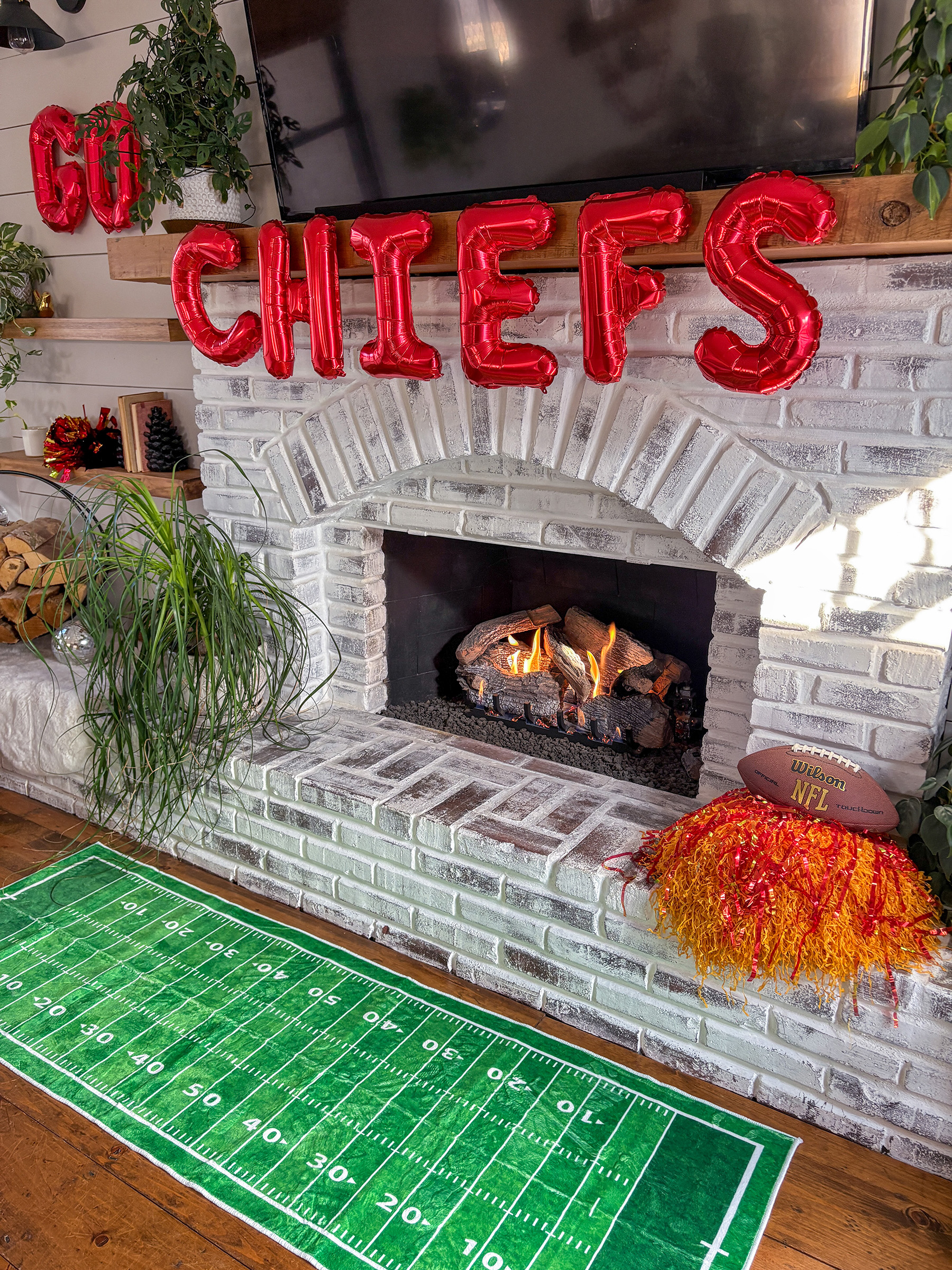 Chiefs Football Party Decor